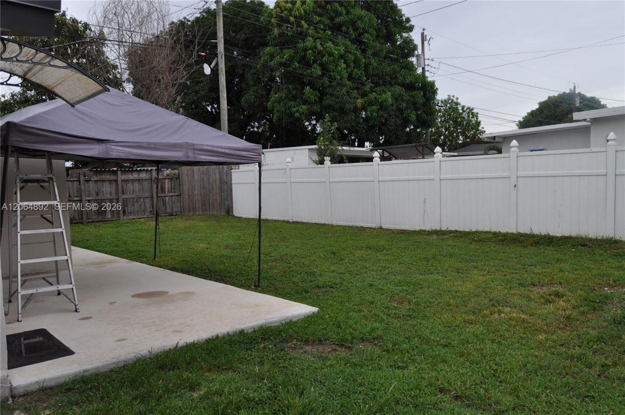 4035 E 2nd Ave, Hialeah, FL 33013 Photo
