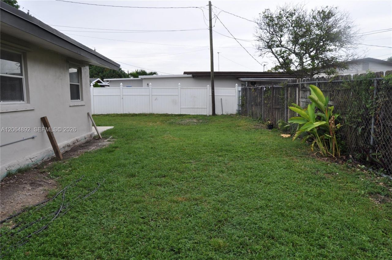 4035 E 2nd Ave, Hialeah, FL 33013 Photo