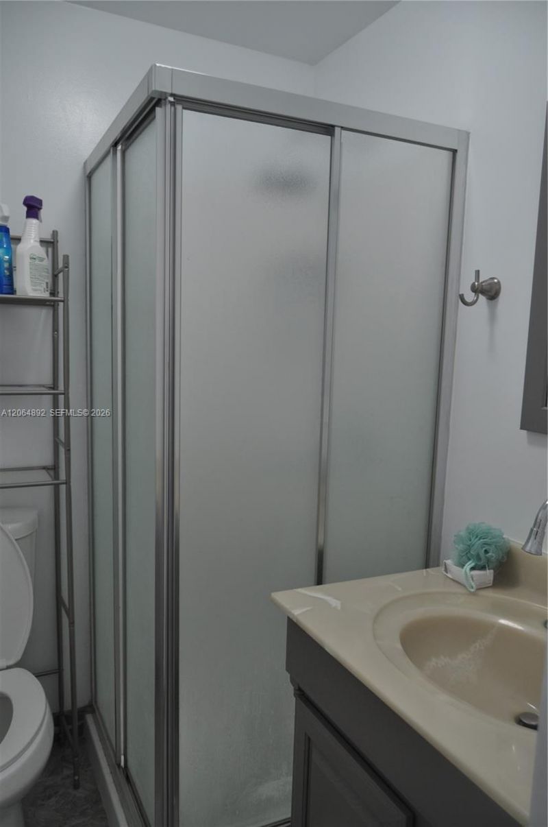 4035 E 2nd Ave, Hialeah, FL 33013 Photo