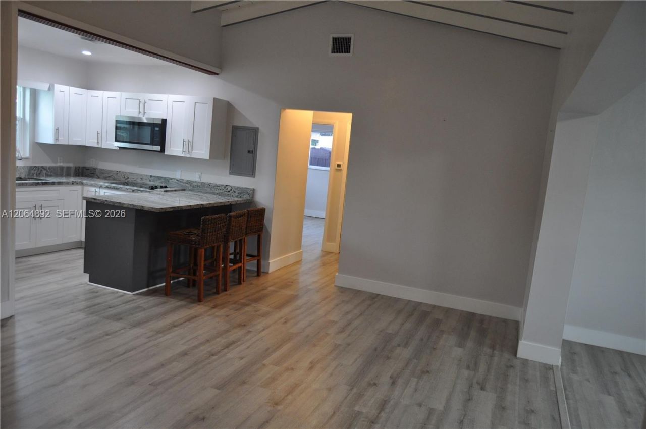 4035 E 2nd Ave, Hialeah, FL 33013 Photo