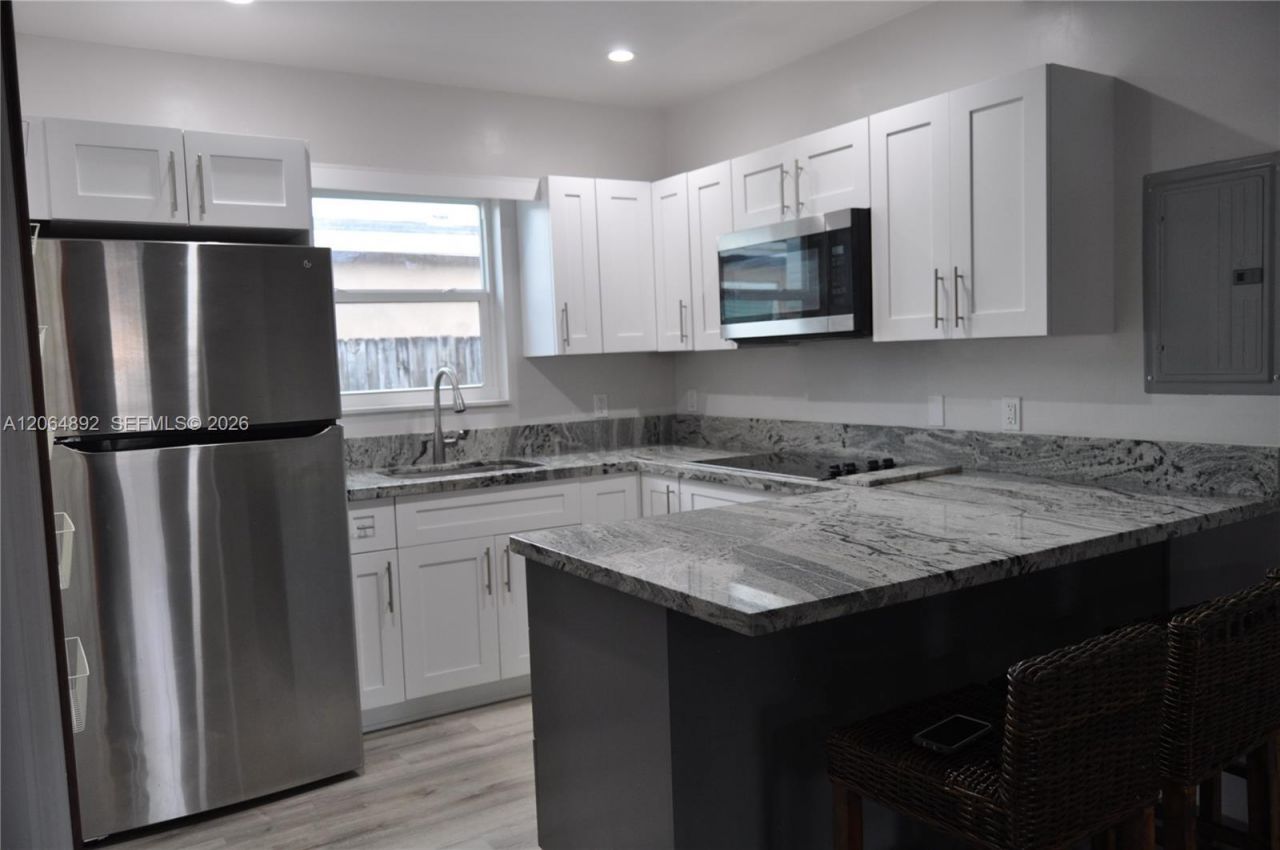 4035 E 2nd Ave, Hialeah, FL 33013 Photo