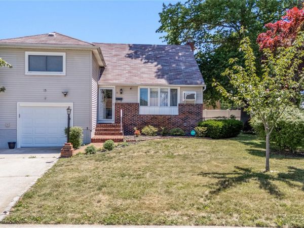 15 Ford Drive , Massapequa, NY 11758