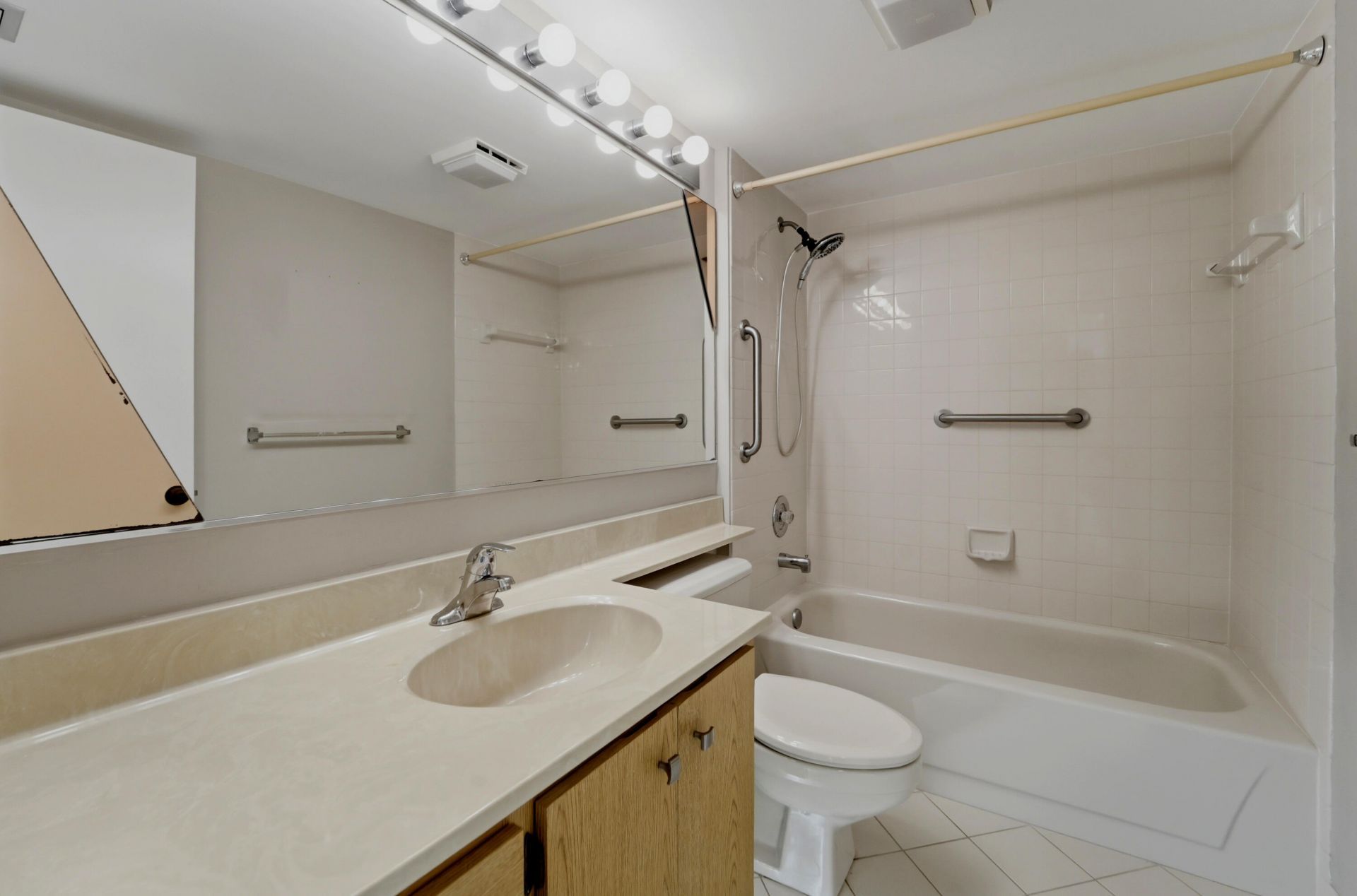 2601 Marina Isle Way, Unit 204, Jupiter, FL 33477 Photo