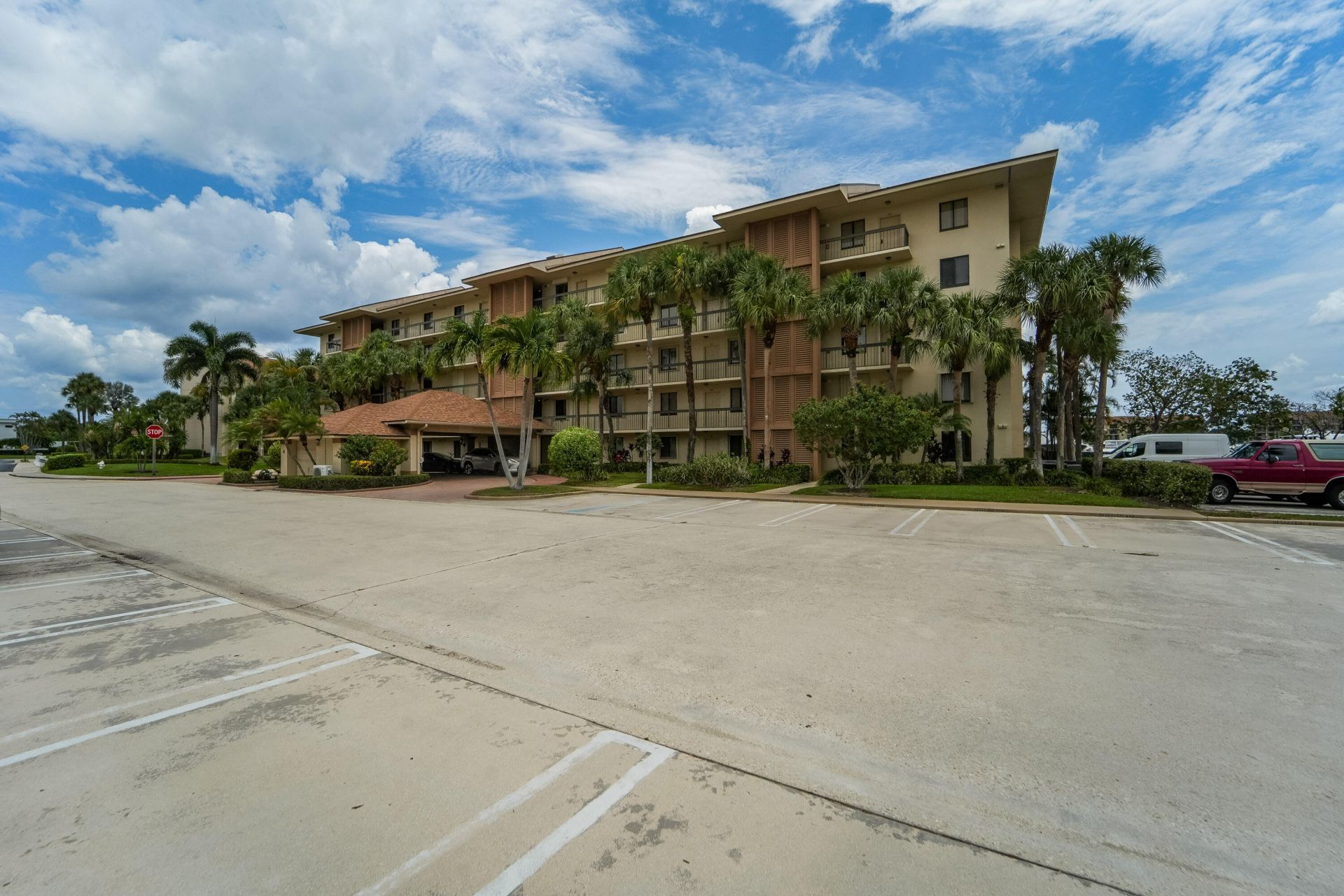 2601 Marina Isle Way, Unit 204, Jupiter, FL 33477 Photo