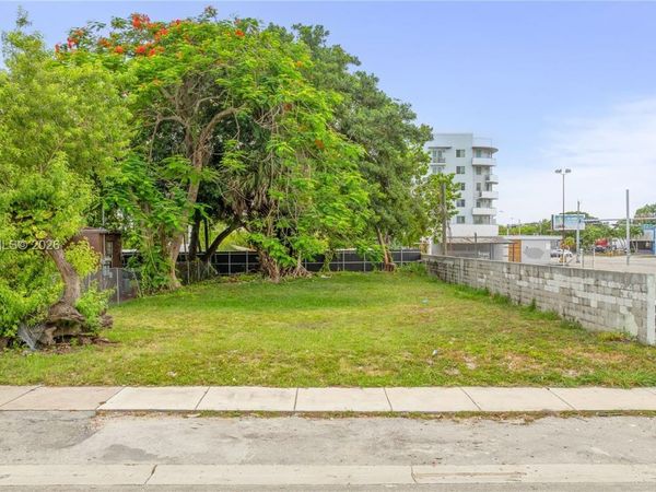 1618 NW 55th St , Miami, FL 33142