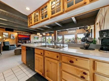 575 Alpine Drive, South Lake Tahoe, CA 96150 Photo