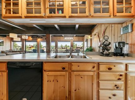 575 Alpine Drive, South Lake Tahoe, CA 96150 Photo