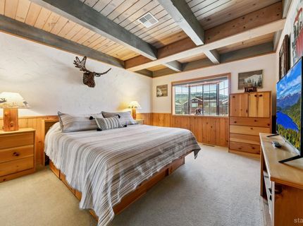 575 Alpine Drive, South Lake Tahoe, CA 96150 Photo