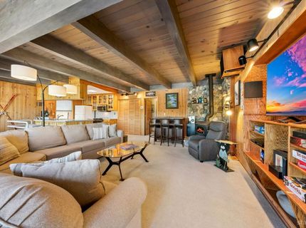 575 Alpine Drive, South Lake Tahoe, CA 96150 Photo