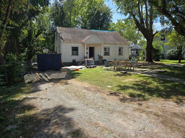 309 Crestview Dr, Hopkinsville, KY 42240