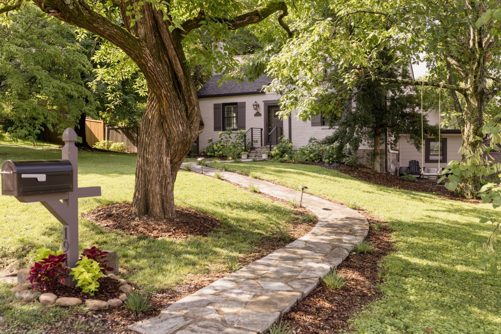 1919 Wildwood Ave Nashville, TN 37212