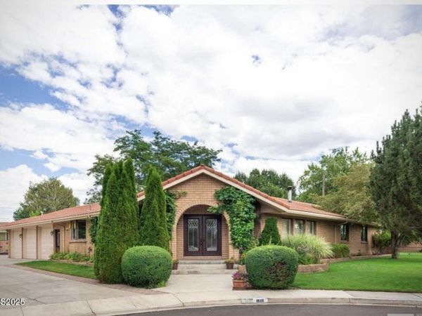 1616 Belarra Drive, Minden, NV 89423