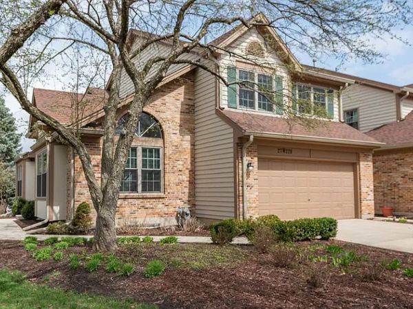 27W220 Chelsea Circle N, Winfield, IL 60190