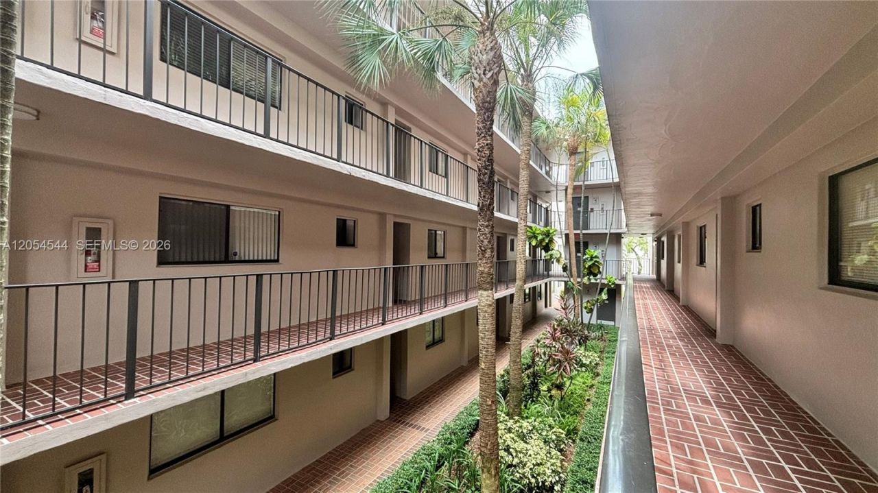 8540 SW 133rd Ave Rd , Unit 219, Miami, FL 33183 Photo