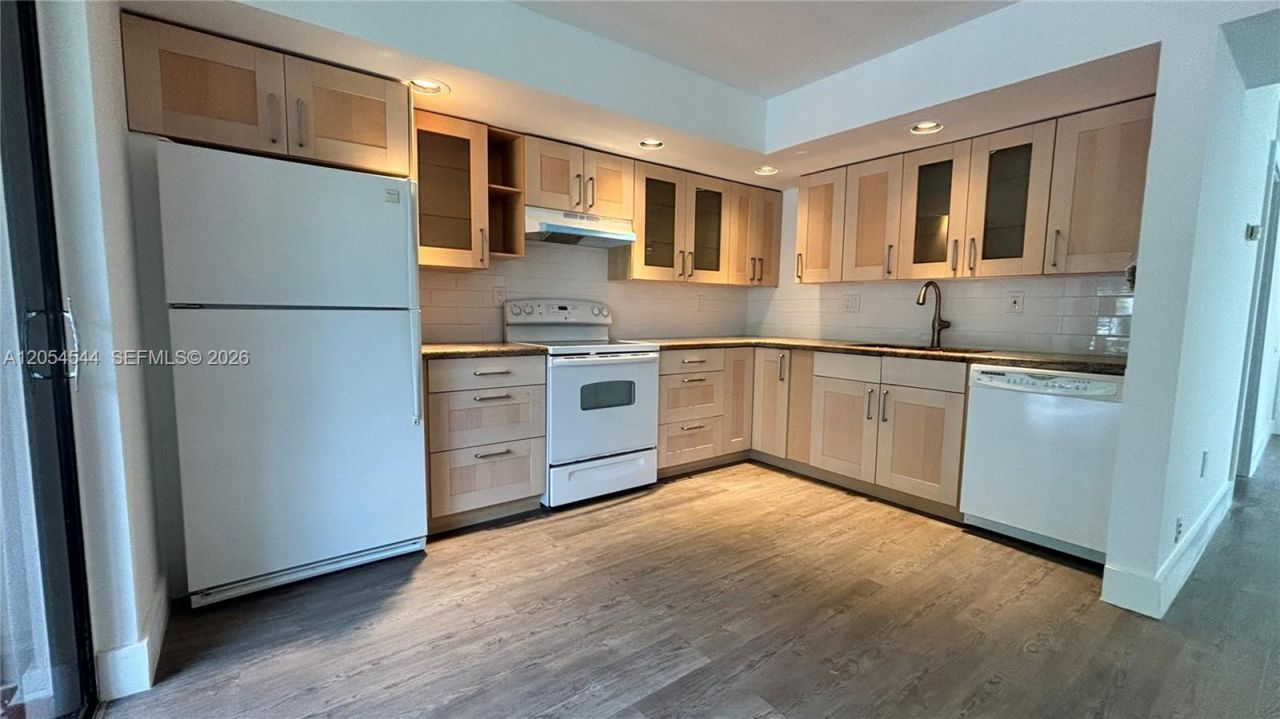 8540 SW 133rd Ave Rd , Unit 219, Miami, FL 33183 Photo