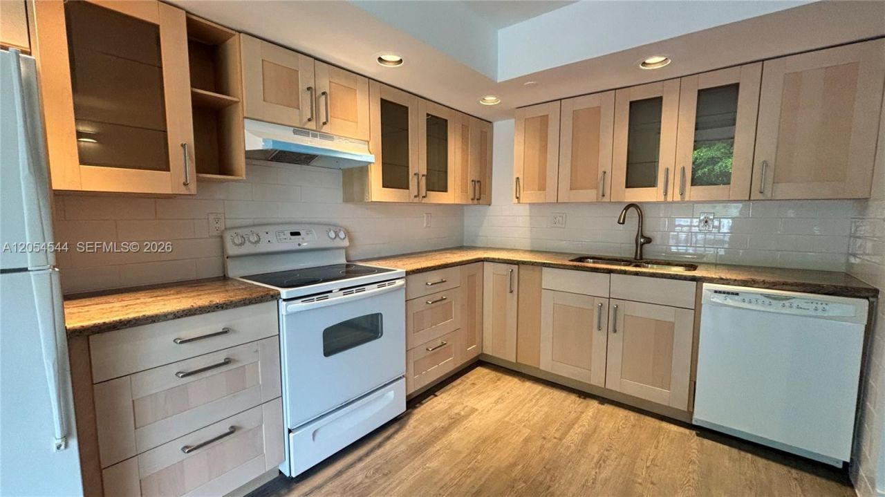 8540 SW 133rd Ave Rd , Unit 219, Miami, FL 33183 Photo