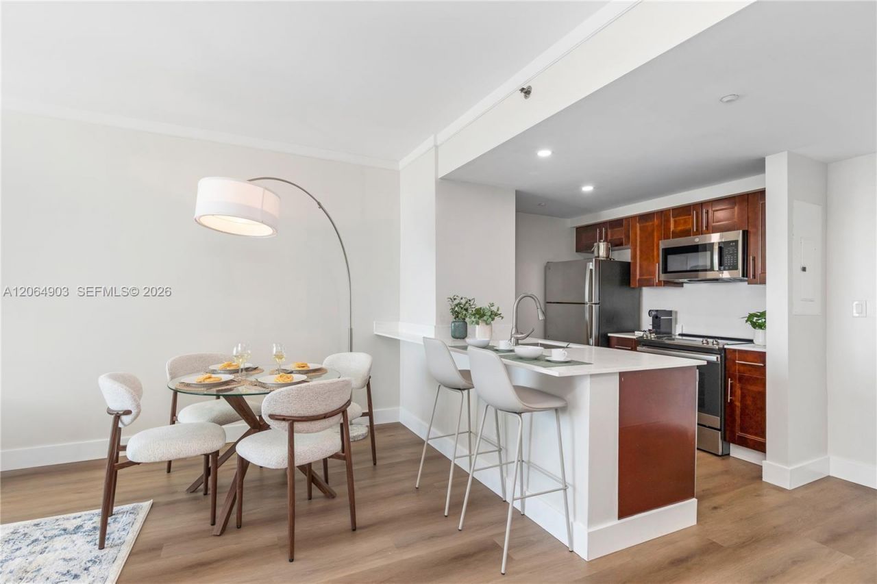 2889 Mcfarlane Rd, Unit 1014, Miami, FL 33133 Photo