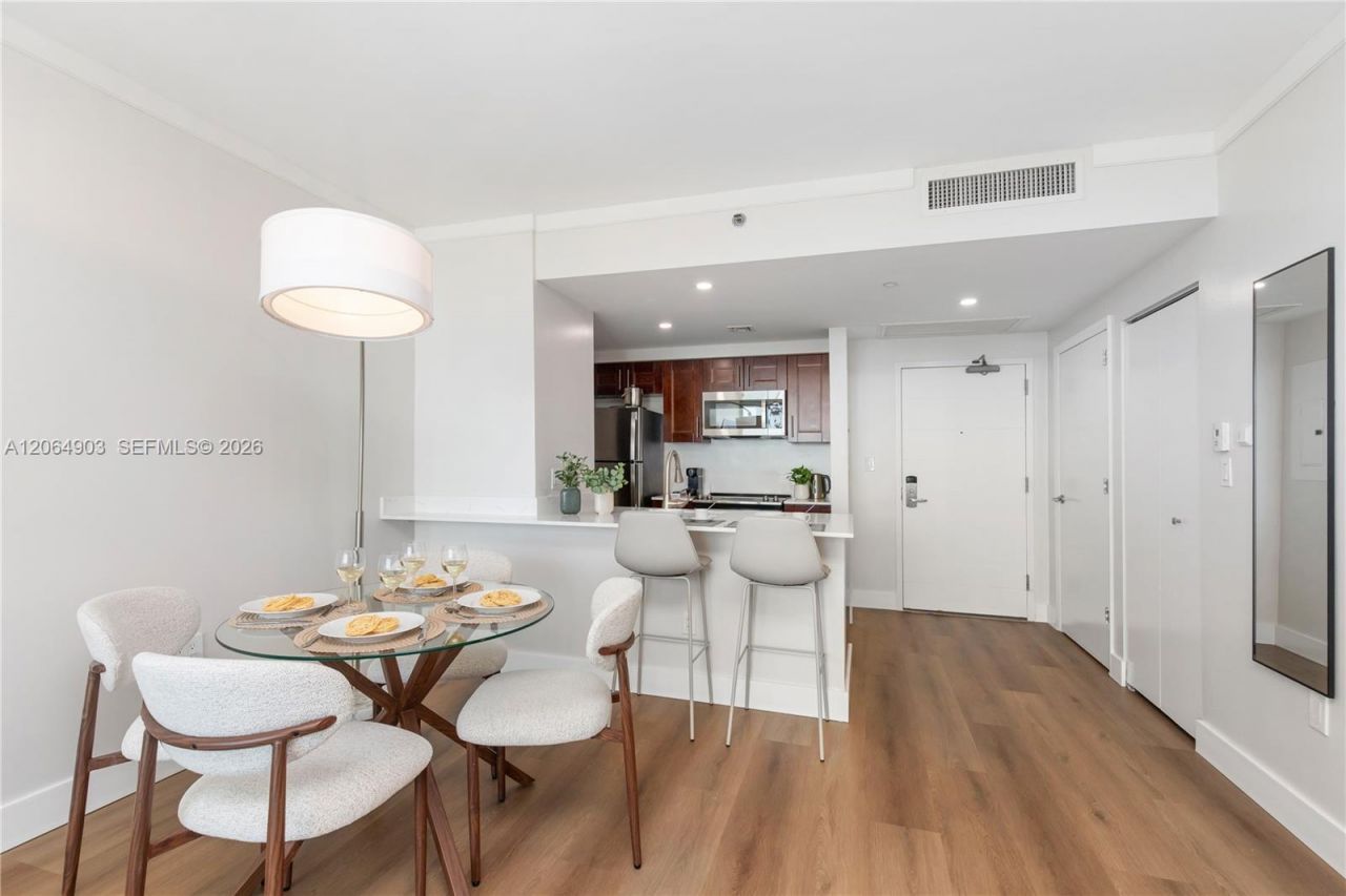 2889 Mcfarlane Rd, Unit 1014, Miami, FL 33133 Photo