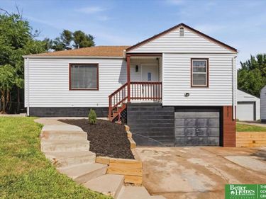 6521 N 35 Street, Omaha, NE 68112