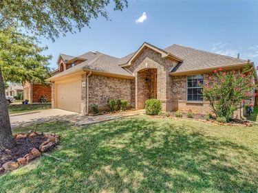 7045 Welshman Drive, Fort Worth, TX 76137