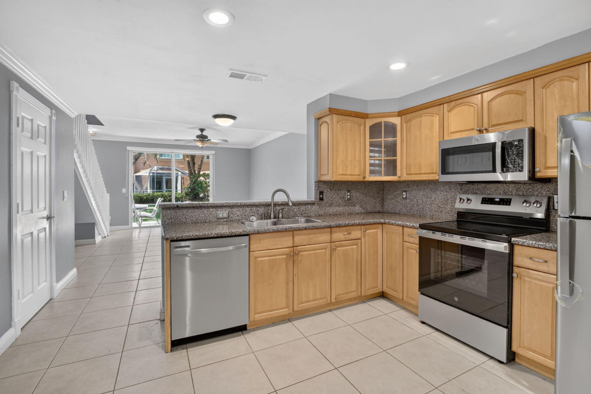 1603 Barcelona Way, Unit 3-32, Weston, FL 33327 Photo