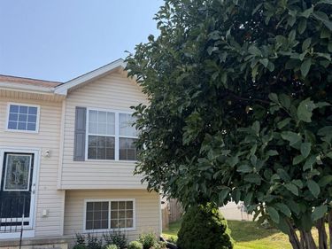 16113 Cottonwood Street, Omaha, NE 68136
