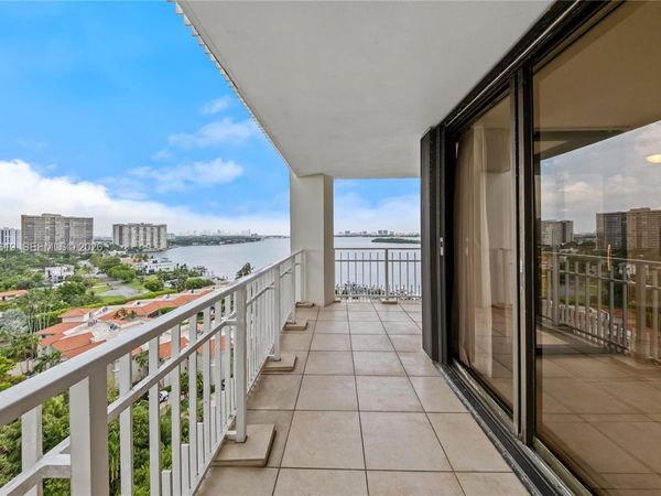 4000 Towerside Ter , Unit 1405, Miami, FL 33138