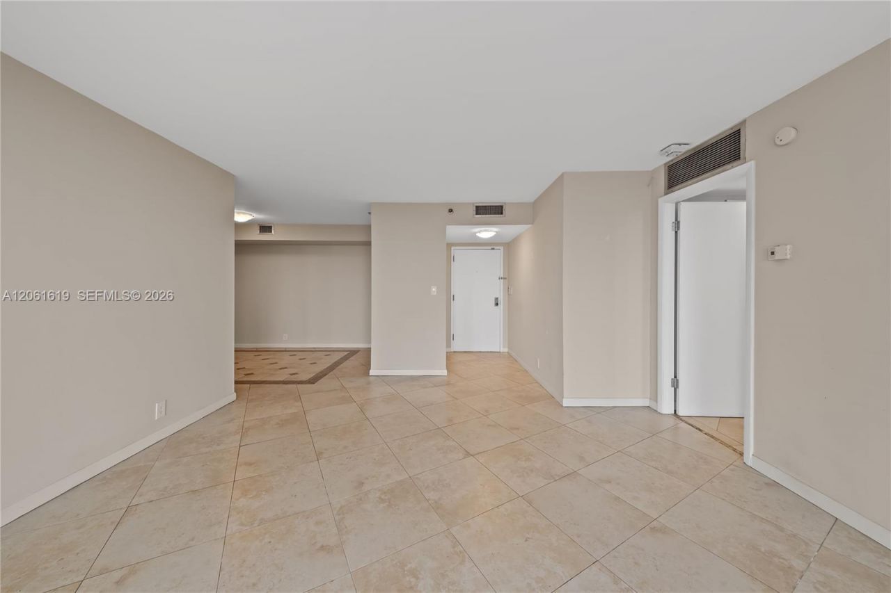 4000 Towerside Ter , Unit 1405, Miami, FL 33138 Photo