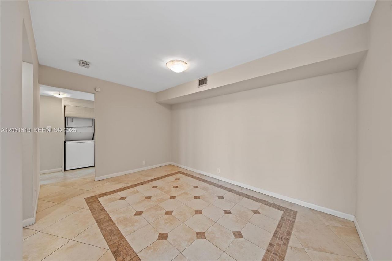 4000 Towerside Ter , Unit 1405, Miami, FL 33138 Photo