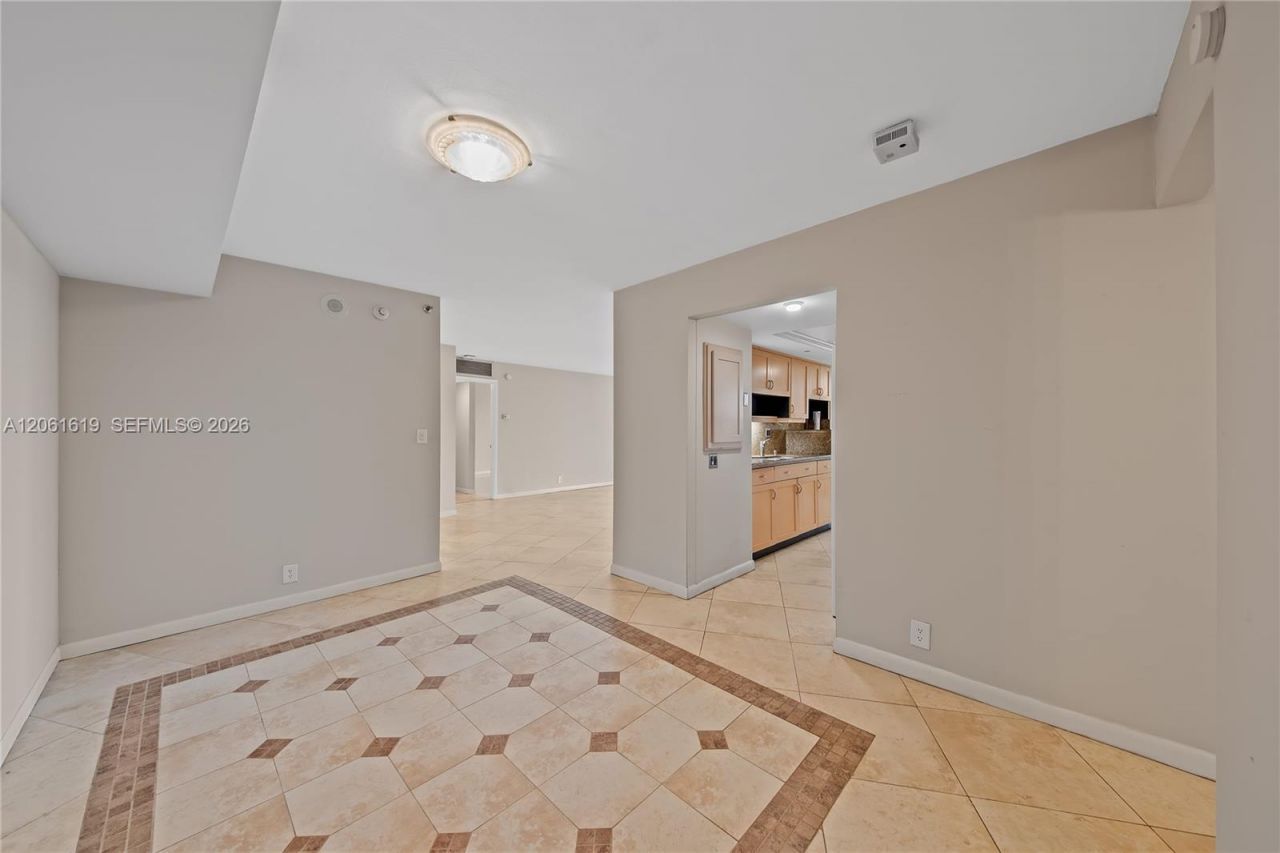 4000 Towerside Ter , Unit 1405, Miami, FL 33138 Photo