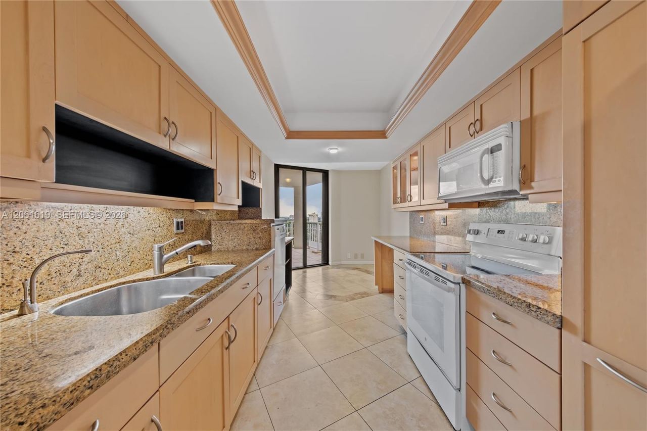 4000 Towerside Ter , Unit 1405, Miami, FL 33138 Photo