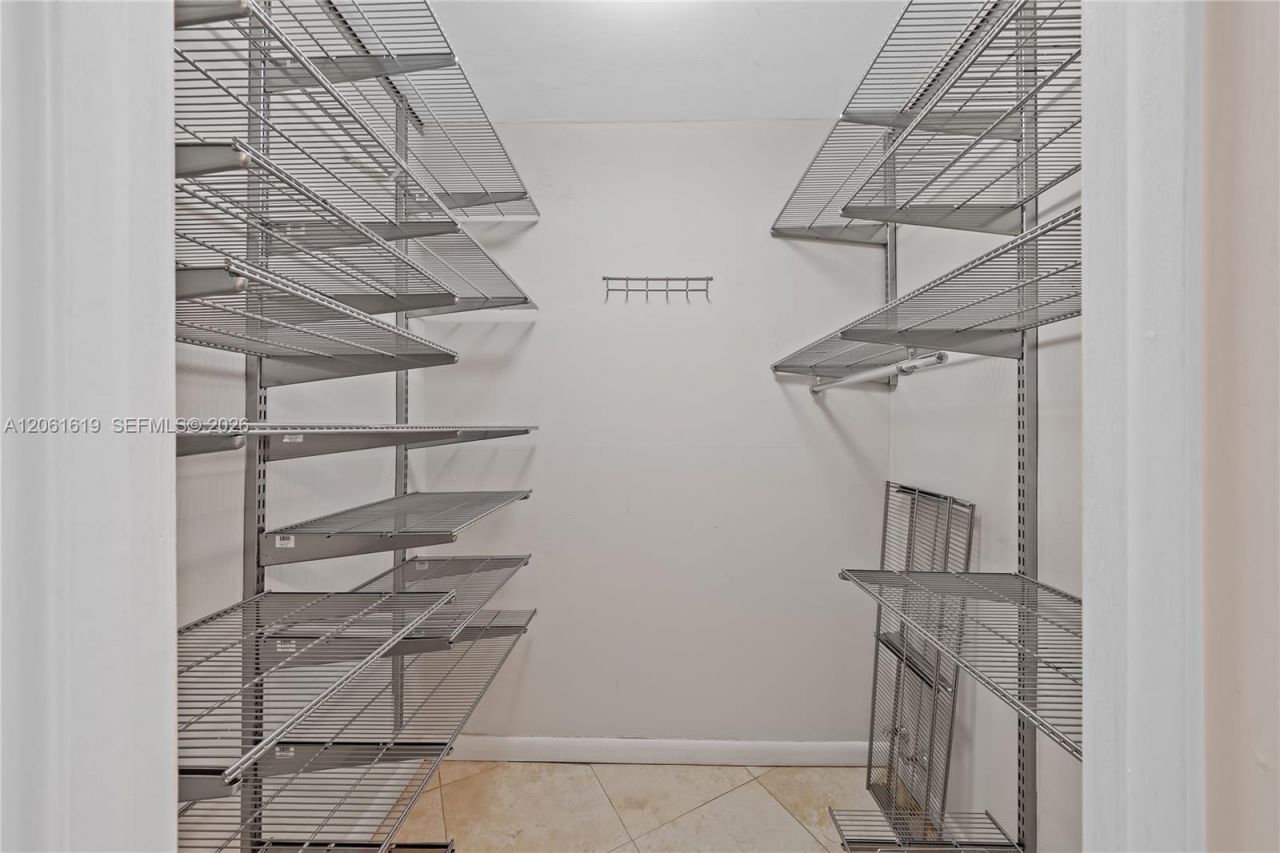 4000 Towerside Ter , Unit 1405, Miami, FL 33138 Photo