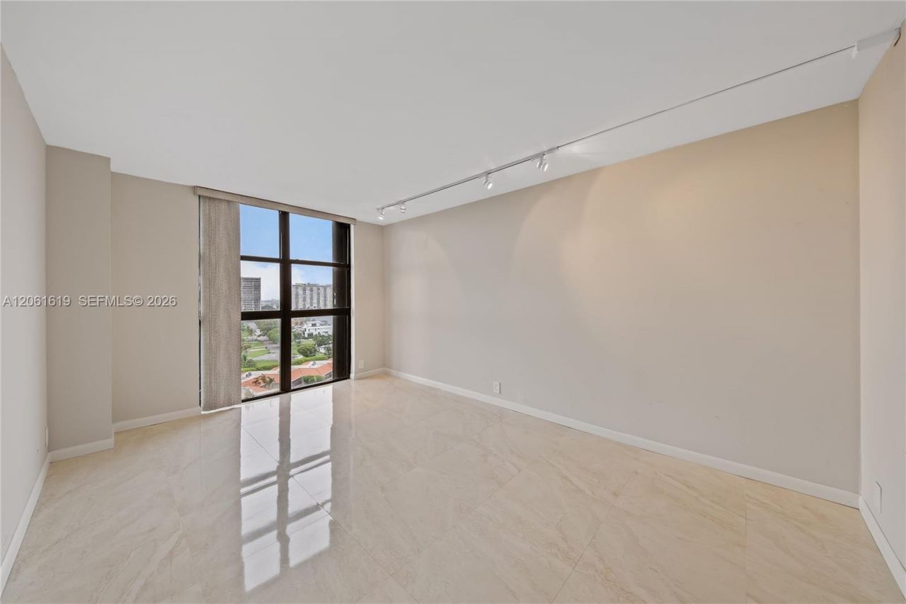 4000 Towerside Ter , Unit 1405, Miami, FL 33138 Photo