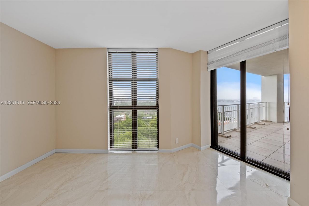4000 Towerside Ter , Unit 1405, Miami, FL 33138 Photo