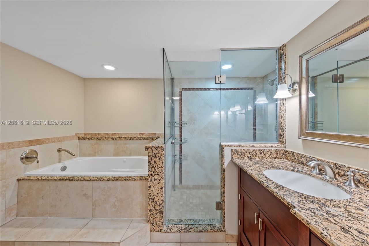 4000 Towerside Ter , Unit 1405, Miami, FL 33138 Photo