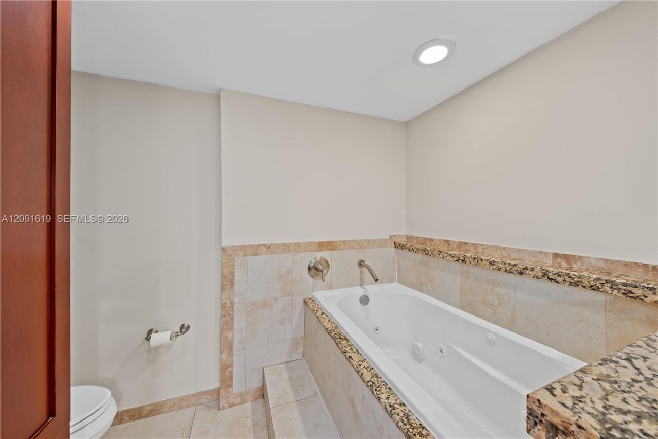 4000 Towerside Ter , Unit 1405, Miami, FL 33138 Photo