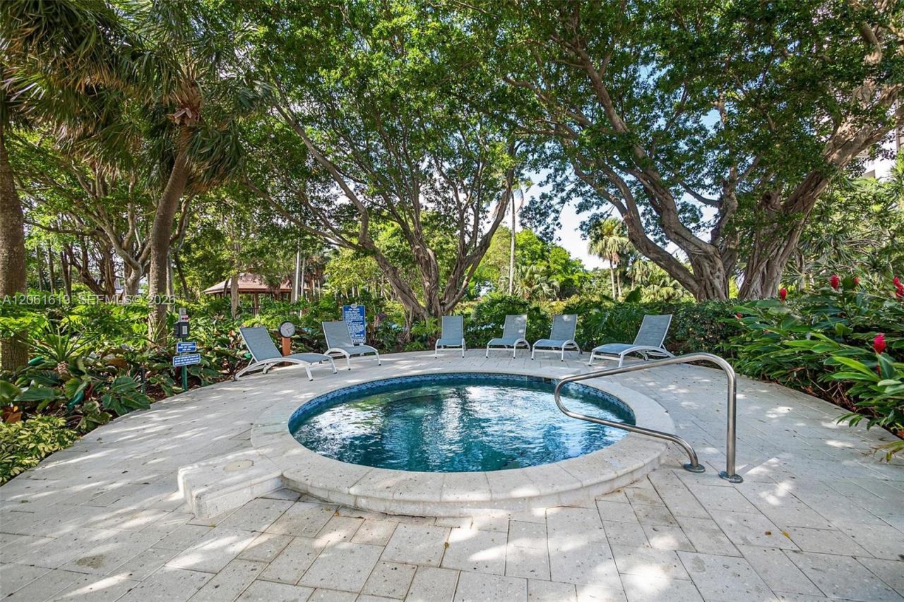 4000 Towerside Ter , Unit 1405, Miami, FL 33138 Photo