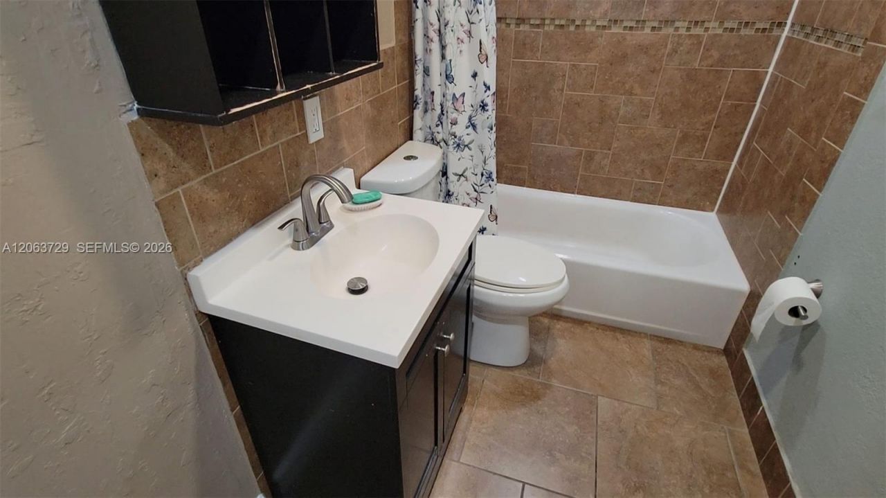 1115 SW 25th Ave, Unit B, Fort Lauderdale, FL 33312 Photo