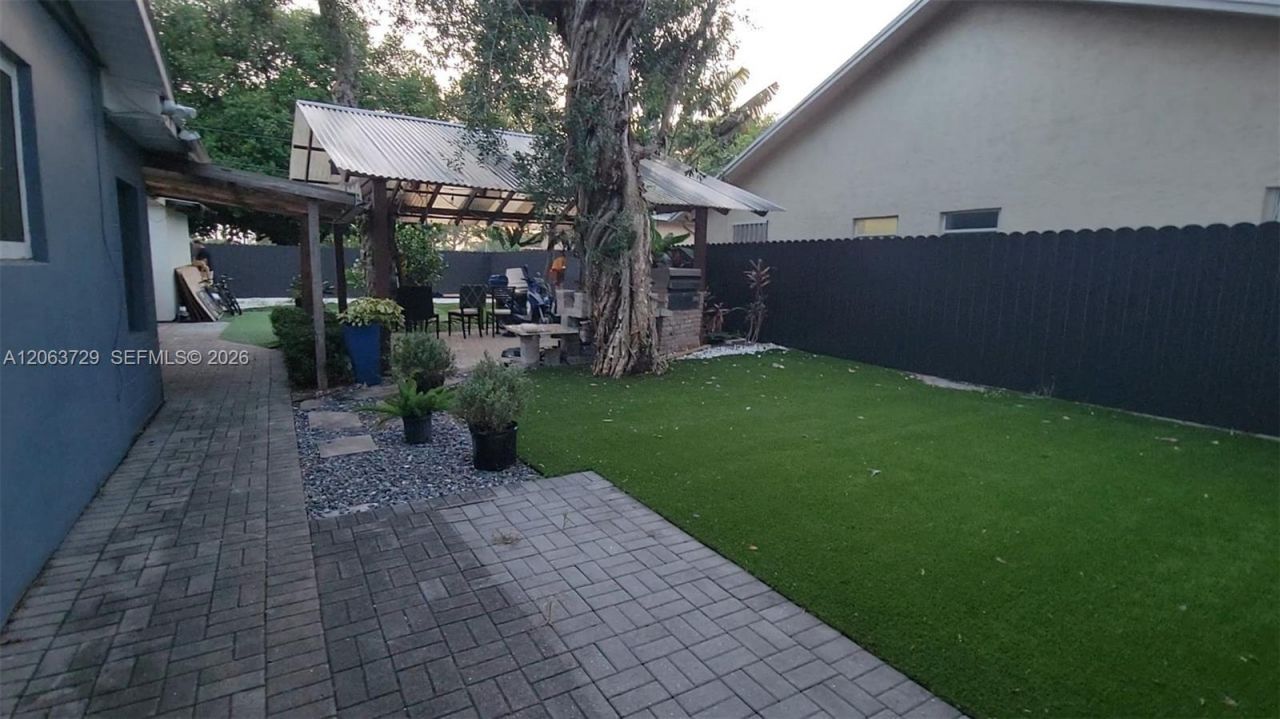 1115 SW 25th Ave, Unit B, Fort Lauderdale, FL 33312 Photo