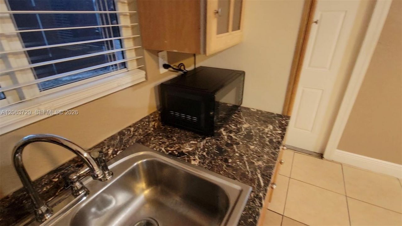 1115 SW 25th Ave, Unit B, Fort Lauderdale, FL 33312 Photo