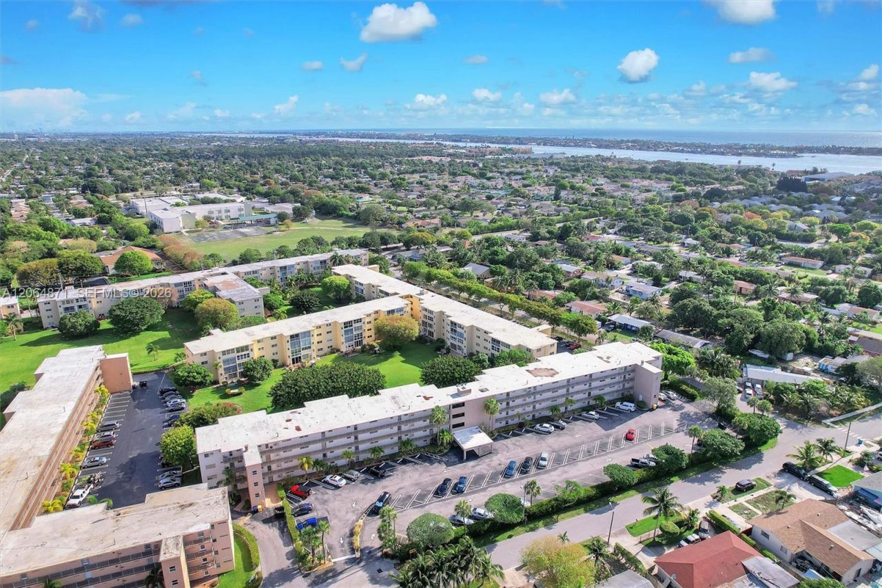 2601 NE 3rd Ct , Unit 4110, Boynton Beach, FL 33435 Photo