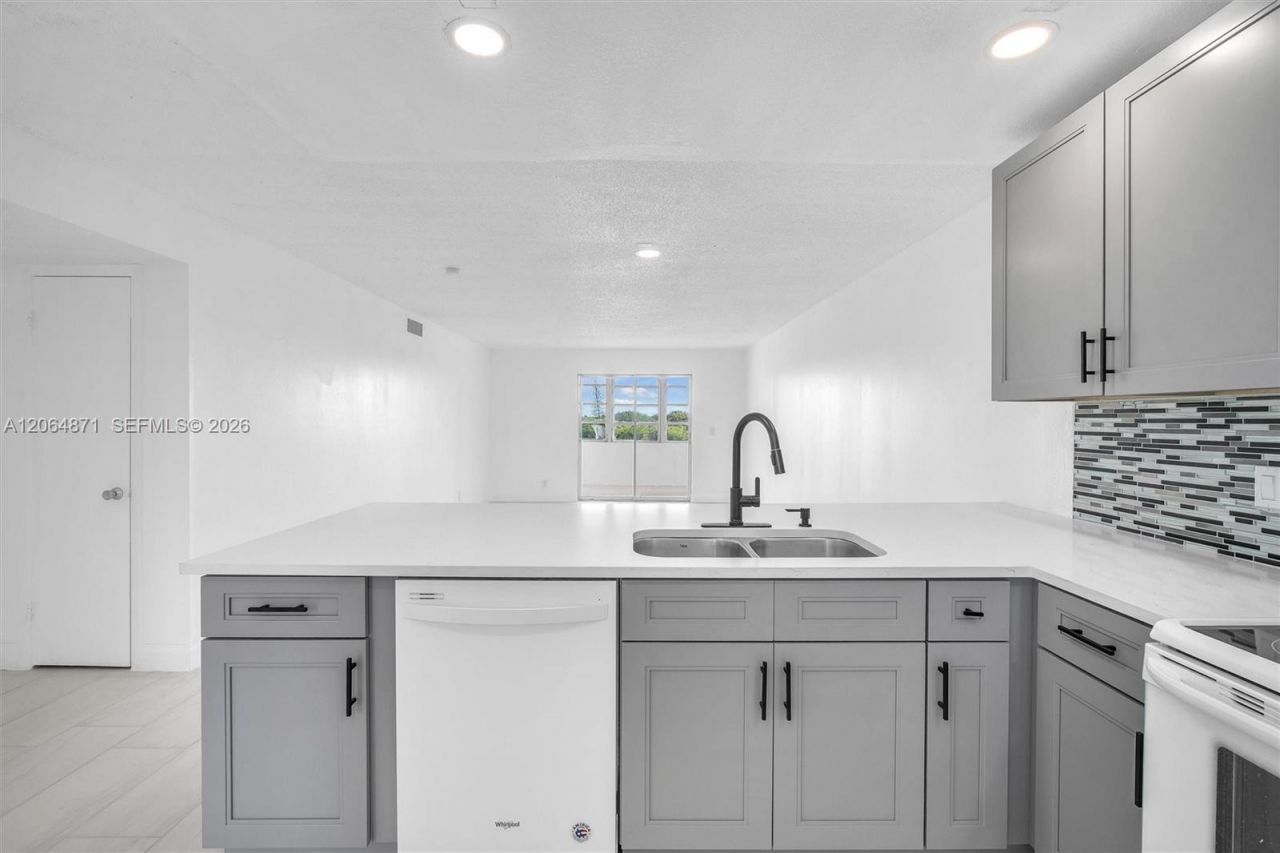 2601 NE 3rd Ct , Unit 4110, Boynton Beach, FL 33435 Photo