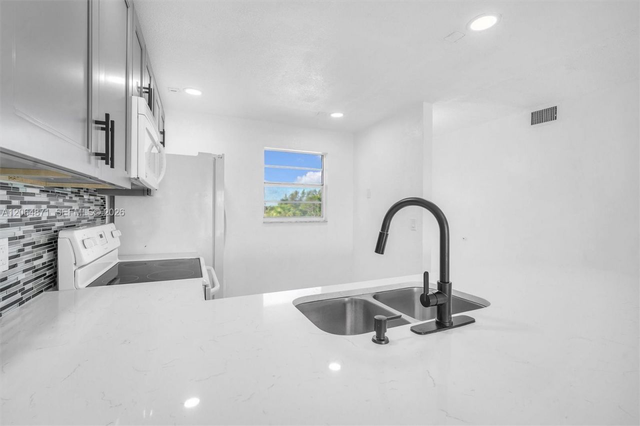 2601 NE 3rd Ct , Unit 4110, Boynton Beach, FL 33435 Photo