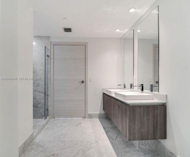 801 S Miami Ave , Unit 1807, Miami, FL 33130 Photo