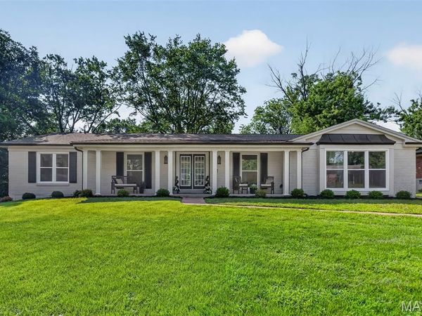 360 Statesman Court, Chesterfield, MO 63017