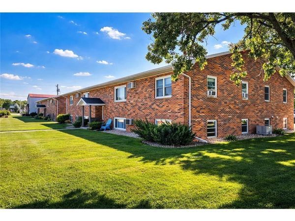 102 Lake Avenue S, Unit 8, Spicer, MN 56288
