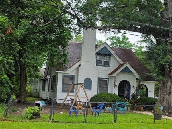 1900 Clinton Avenue, Mobile, AL 36617
