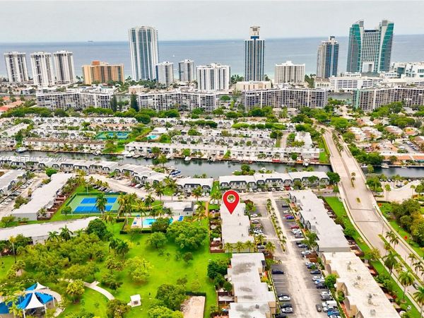 2307 NE 7th St, Unit 40, Hallandale Beach, FL 33009