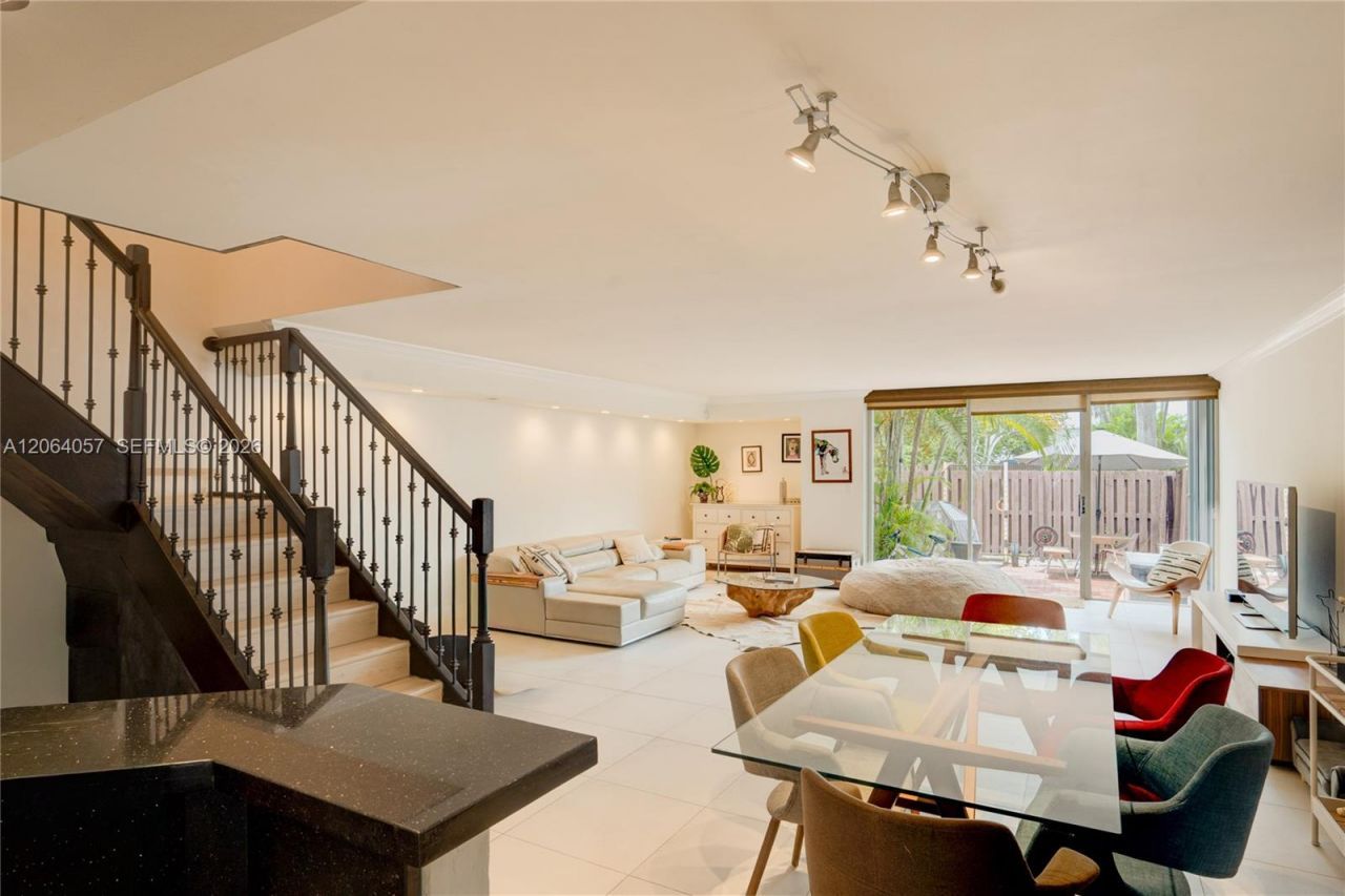 2307 NE 7th St, Unit 40, Hallandale Beach, FL 33009 Photo