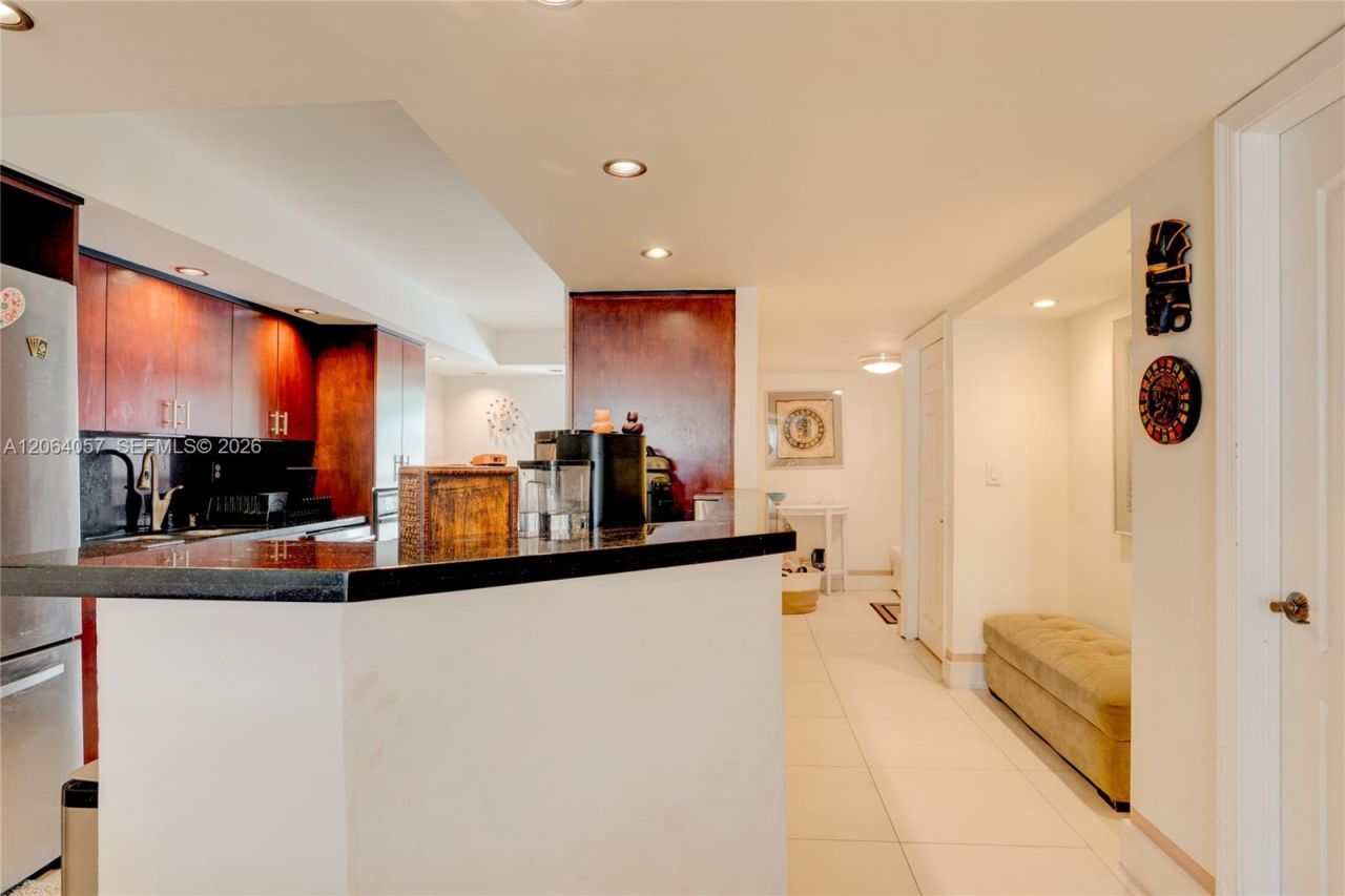 2307 NE 7th St, Unit 40, Hallandale Beach, FL 33009 Photo